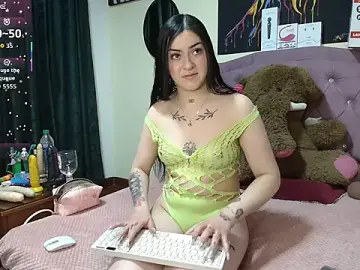 Stripchat Nude Webcam of Emmie_Hot