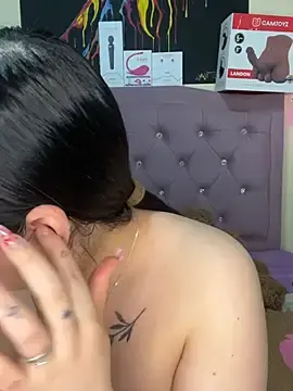 Stripchat Live Porn of Emmie_Hot