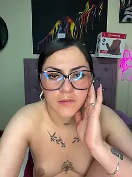 Stripchat Nude Webcam of Emmie_Hot