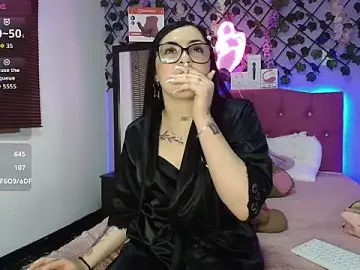 Stripchat Watch Live Sex Cams of Emmie_Hot