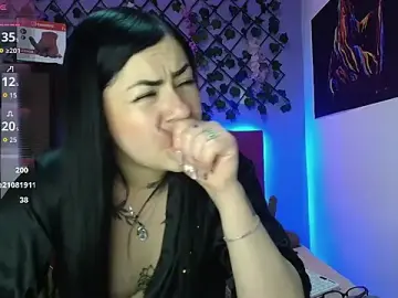 Stripchat Watch Live Sex Cams of Emmie_Hot
