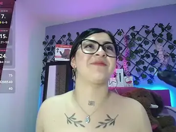 Stripchat Best live sex cam show of Emmie_Hot