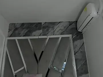 Stripchat Live Sex of Mia_Petiteht