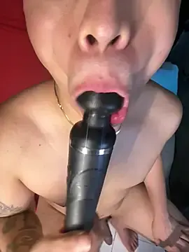 Stripchat Live Sex Cam of Niicky1_