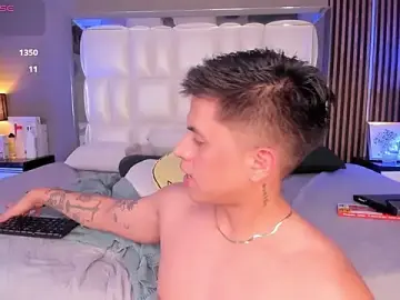 Stripchat Free Live Porn of Niicky1_