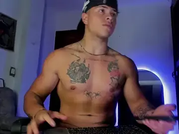 Stripchat Sex Cam of Dominic_Biker__