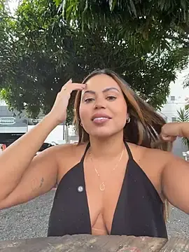 Stripchat Adult Webcam of LariiHotWife