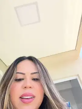 Stripchat Live Sex Cam of lariic