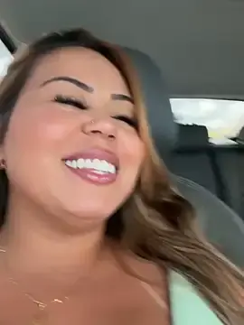 Stripchat Live Sex Cam of lariic