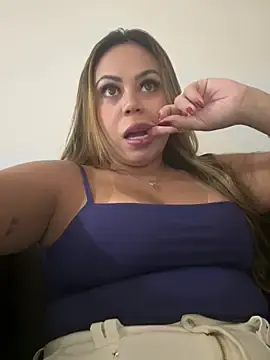 Stripchat Nude Webcam of lariic