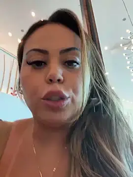 Stripchat Nude Webcam of lariic