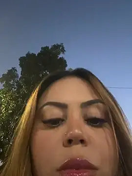 Stripchat Watch Live Sex Cams of lariic