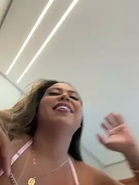 Stripchat Free Live Porn of lariic