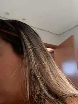 Stripchat Free Porn Cam of lariic
