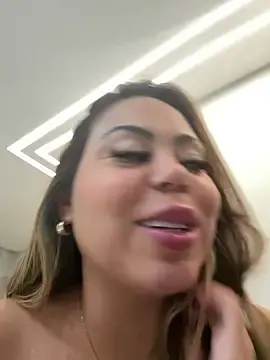 Stripchat Watch Live Sex Cams of lariic