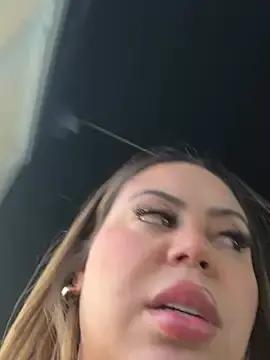 Stripchat Live Sex Cam of lariic