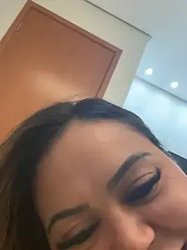 Stripchat Nude Webcam of lariic