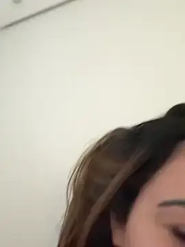 Stripchat Nude Webcam of lariic