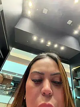 Stripchat Free Live Porn of lariic
