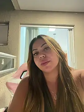 Stripchat Nude Webcam of lariic