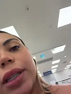 Stripchat Best live sex cam show of lariic
