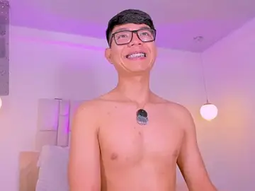 Stripchat Live Sex Cam of CodyTwink