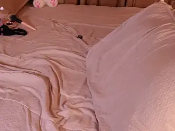 Stripchat Adult Webcam of Enyoll_