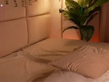 Stripchat Live Sex Cam of Enyoll_