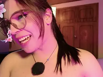 Stripchat Sex Cam of Yuri_Stars