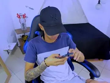 Stripchat Live Sex Cam of Brand_habes