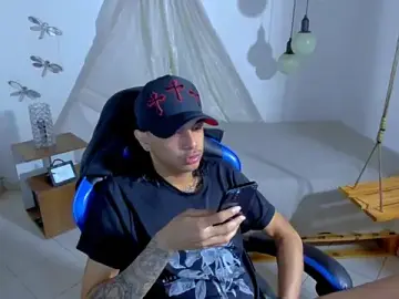 Stripchat Sex Cam of Brand_habes