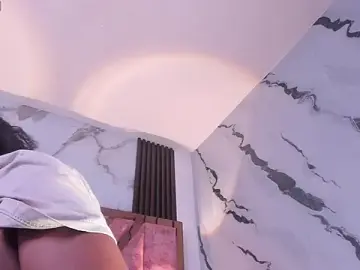 Stripchat Free Porn Cam of averline_sterling