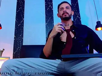 Stripchat Free Porn Cam of Erick_Wall