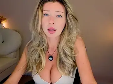 Stripchat Sex Cam of Lenamuti25