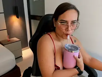 Stripchat Sex Cam of zoe_danae_