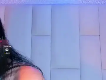 Stripchat Watch Live Sex Cams of Summer_walkerr
