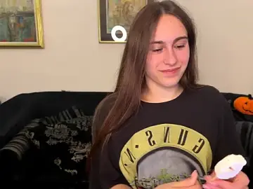 Stripchat Live Sex Cam of AliceKolltt