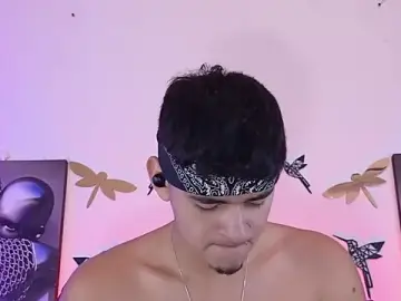 Stripchat Live Sex Cam of VikoHands