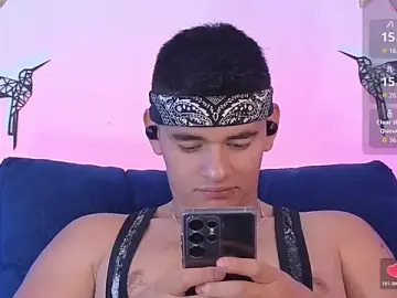 Stripchat Live Porn of VikoHands