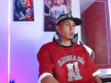 Stripchat Live Sex Cam of Liam_lee