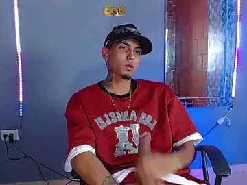 Stripchat Live Sex Cam of Liam_lee