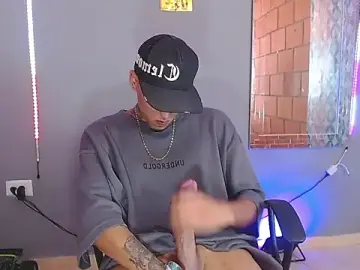 Stripchat Free Porn Cam of Liam_lee