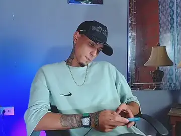 Stripchat Free Live Porn of Liam_lee