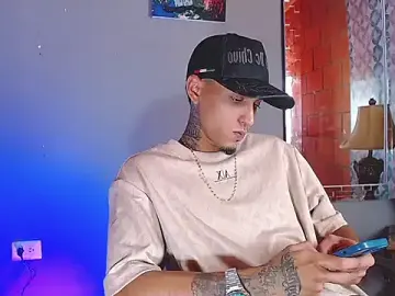 Stripchat Sex Cam of Liam_lee