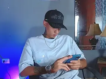 Stripchat Free Porn Cam of Liam_lee