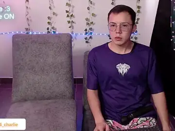 Stripchat Sex Cam of Tina_4_Charlie
