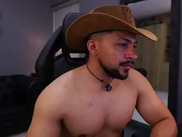 Stripchat Free Live Porn of LoganMartinX