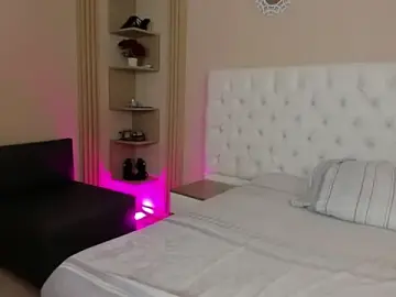 Stripchat Watch Live Sex Cams of sharlot_evans_
