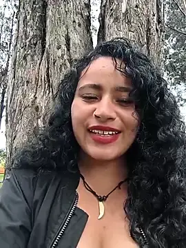 Stripchat Free Porn Cam of Yaya_watson