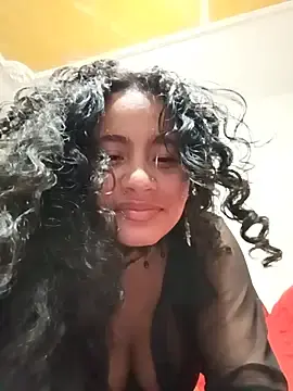 Stripchat Live Sex Cam of Yaya_watson